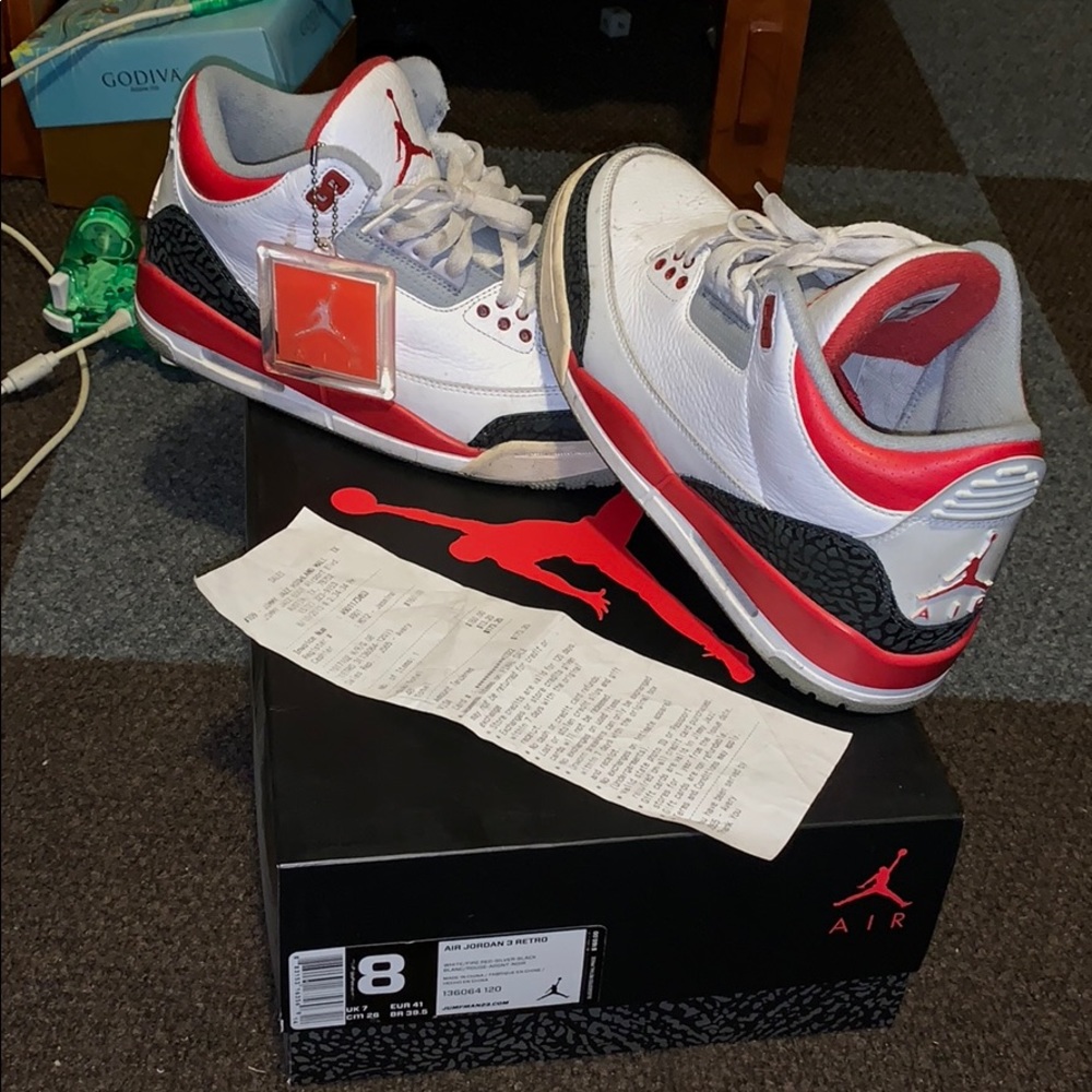 Jordan fire red 3s
